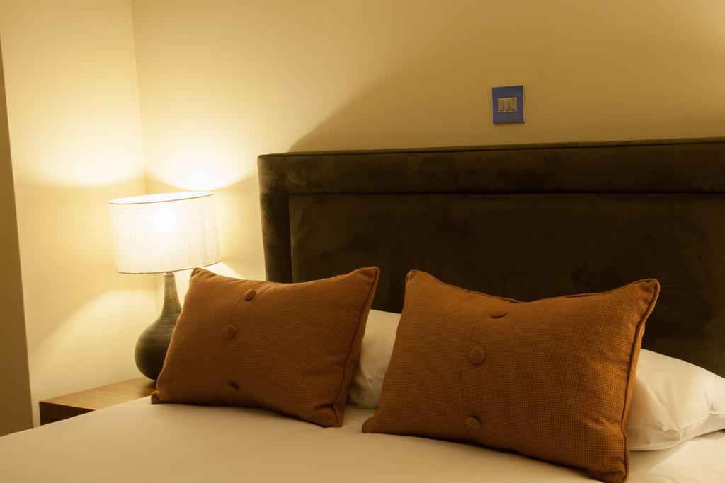 Stirrups Hotel 브랙넬 외부 사진